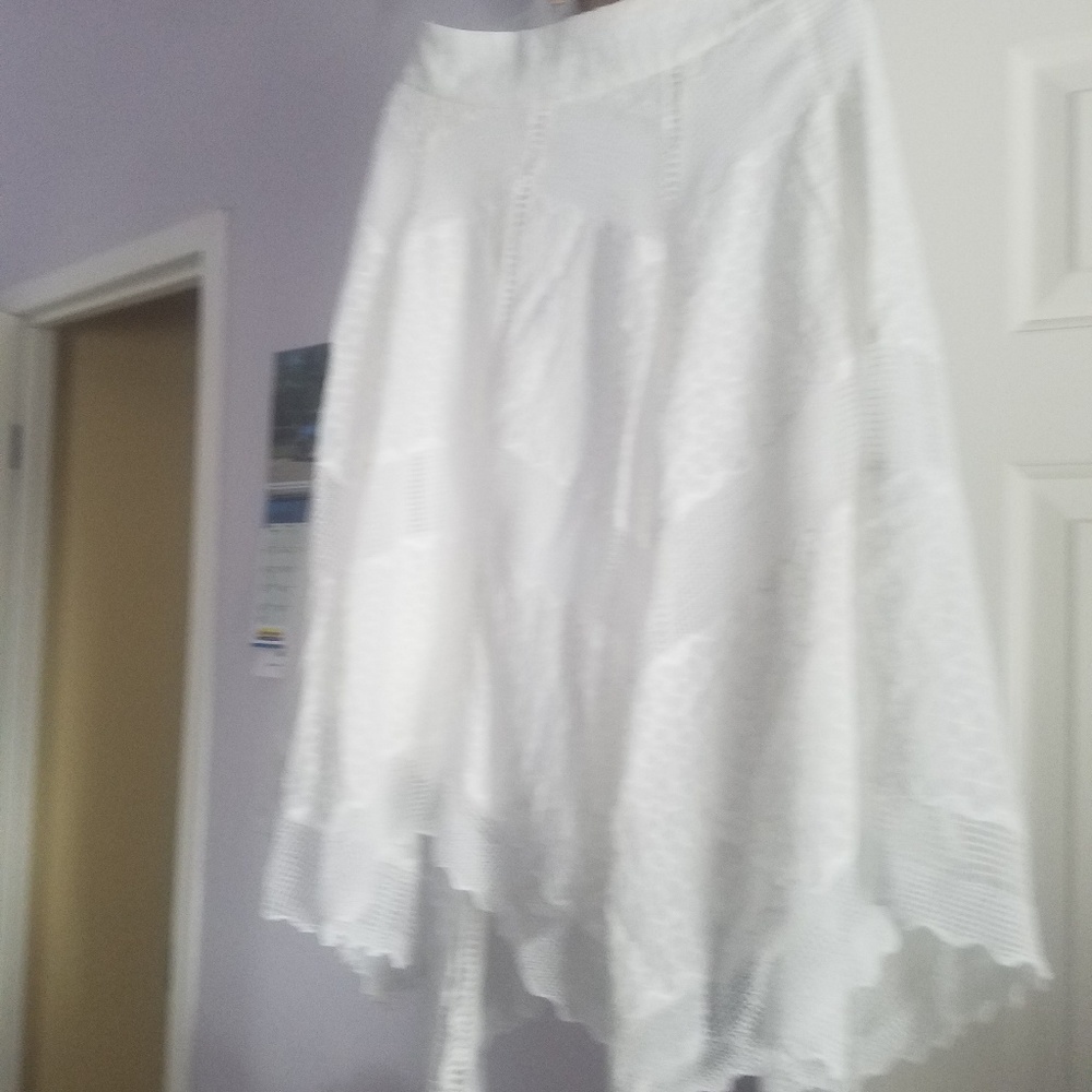New White lace handkerchief skirt Sz L